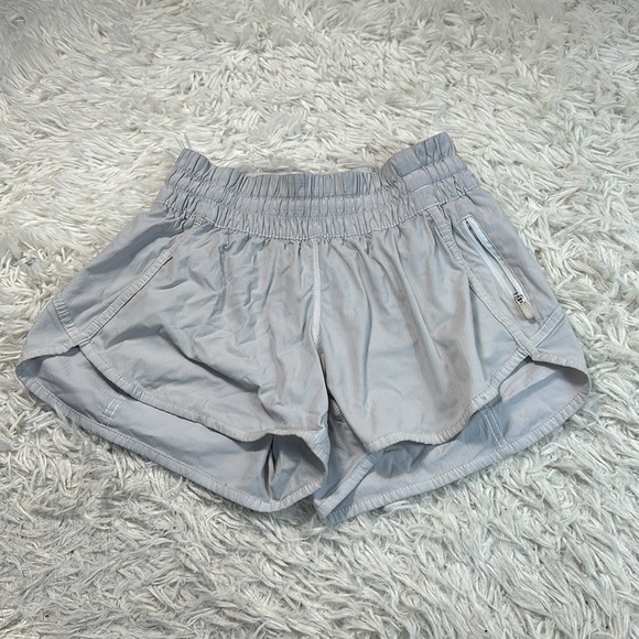 Lululemon Tracker Short V *4" White - Picture 1 of 5